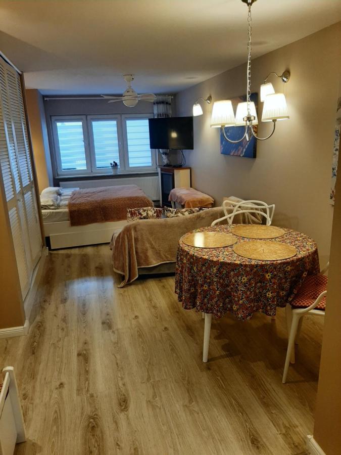 Radzymin Pd Faktura Apartamenty Na Przedmiesciach Z Prywatnym Parkingiem I Ogrodem Экстерьер фото
