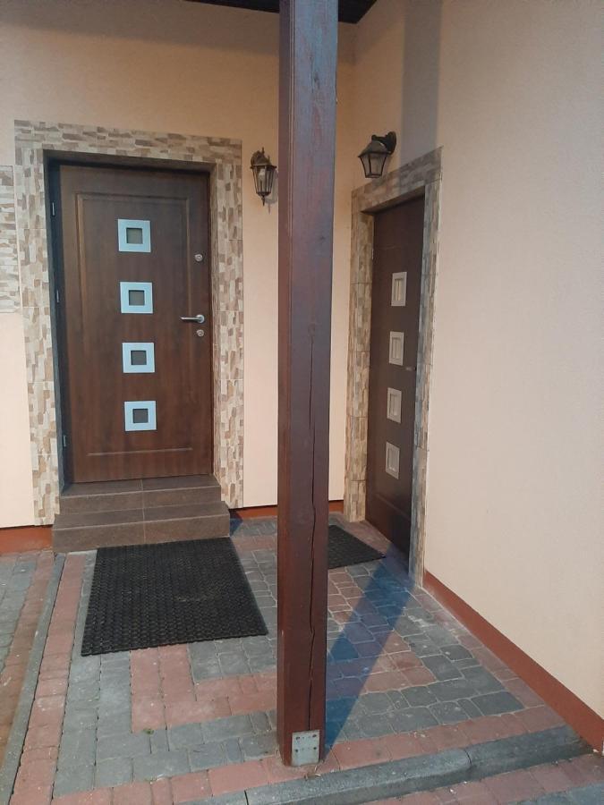 Radzymin Pd Faktura Apartamenty Na Przedmiesciach Z Prywatnym Parkingiem I Ogrodem Экстерьер фото