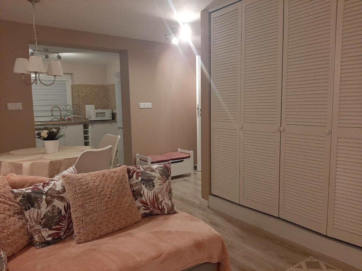 Radzymin Pd Faktura Apartamenty Na Przedmiesciach Z Prywatnym Parkingiem I Ogrodem Экстерьер фото